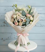 Букет цветов из:  Розы и Лизиантусы #REPLACE_PRED# Каясуле