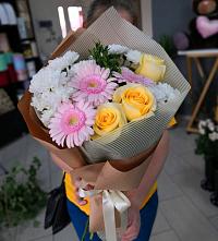Букет цветов из:  Герберы, Розы и Хризантемы в Каясуле