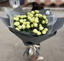 Букет Белые кустовые розы Солинеро в Каясуле