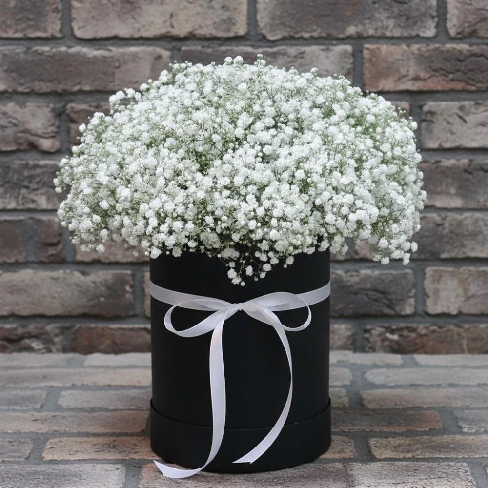 Цветочная композиция из Гипсофила в шляпной коробке в Каясуле