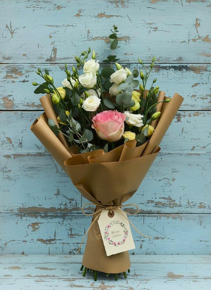 Букет цветов из: Розы и Лизиантусы в Каясуле