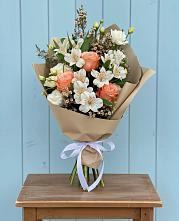 Букет цветов из:  Альстромерии, Лизиантусы, Розы и Хризантемы в Каясуле