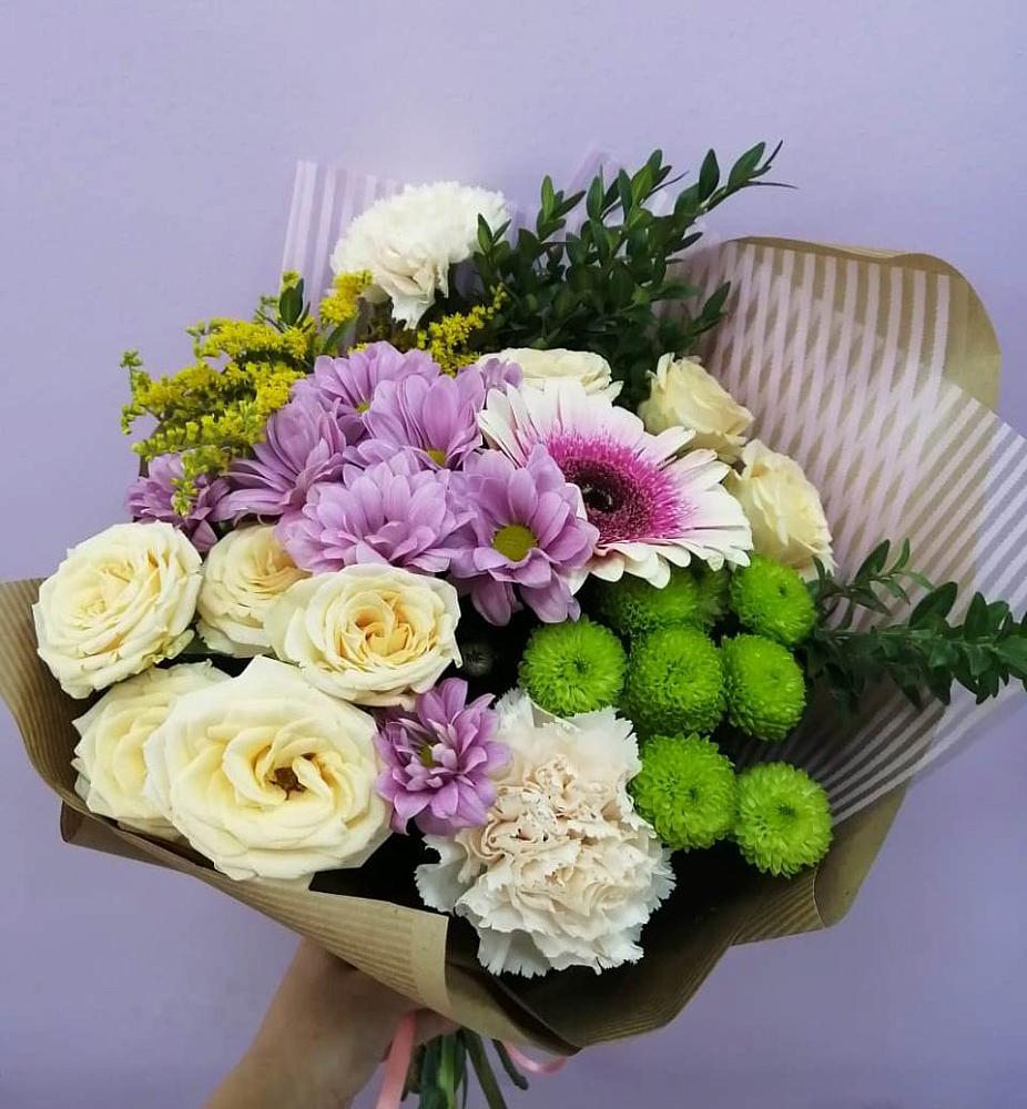 Букет цветов из: Хризантемы, Розы, Гвоздики и Герберы в Каясуле