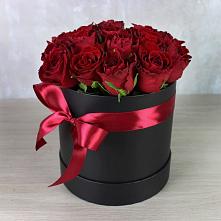 Цветочная композиция из Розы в шляпной коробке в Каясуле